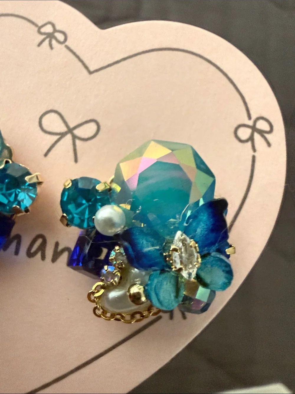 N/A sparkling blue